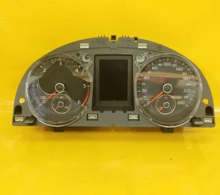 Volkswagen PASSAT B6 Speedometer (instrument cluster) 3C0920872G
