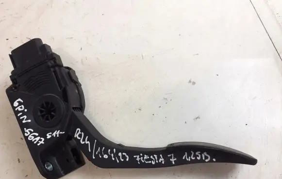Ford Fiesta Accelerator throttle pedal 8V219F836AA