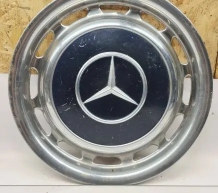 Mercedes-Benz S W116 R14 wheel hub/cap/trim 1154010324