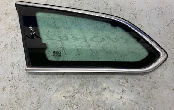 Opel Astra J Rear side window