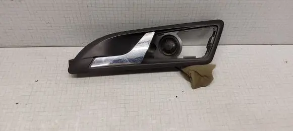 Skoda Octavia Mk2 (1Z) Front door interior handle 1Z0837247