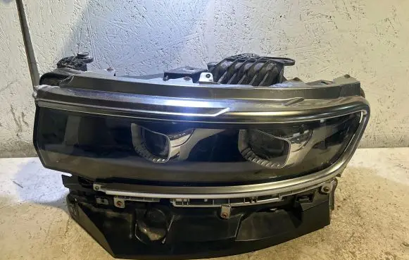 Jeep Grand Wagoneer Headlight/headlamp 68406243AG 090221A 640000008509