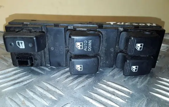 Hyundai Tucson JM Electric window control switch NERAKODO