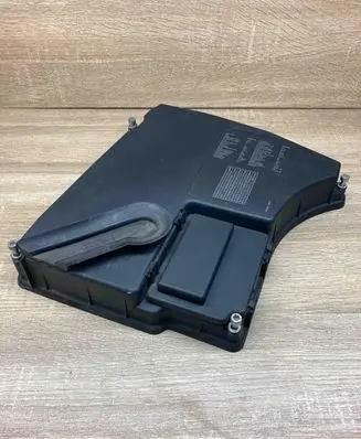 BMW 7 E38 Fuse box cover 1747665