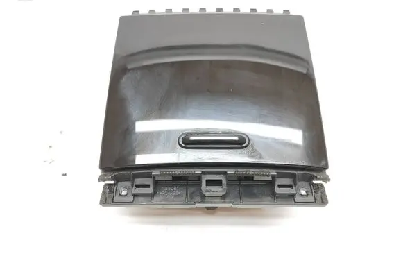 KIA Sorento Glove box 84680C5000 TB6CT1 H0USNGAT