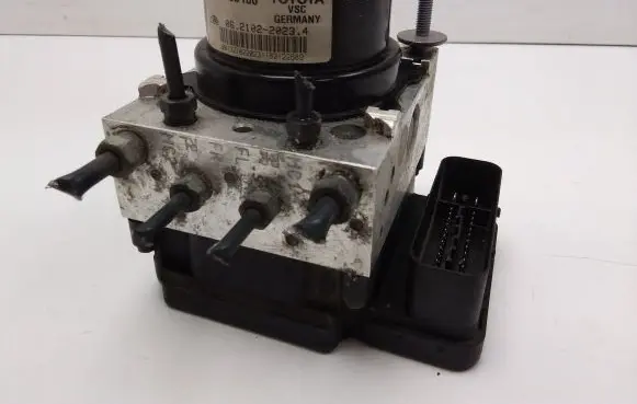 Toyota Yaris ABS Pump 445400D100 895410D170