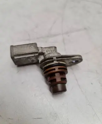 Volkswagen Golf V Camshaft position sensor 030907601D