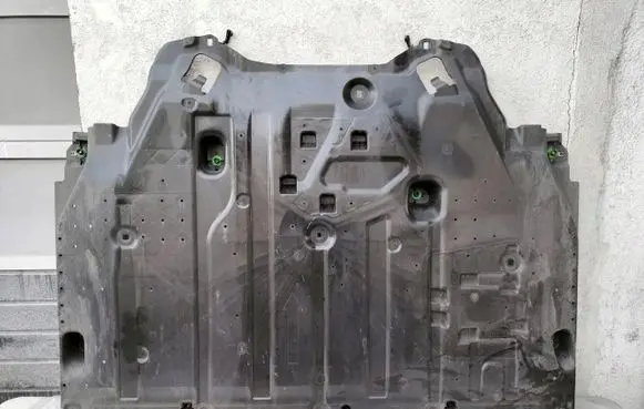 Opel Mokka B Engine splash shield/under tray 984706080