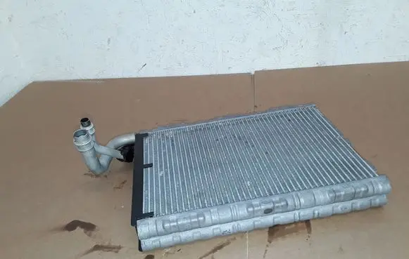 Mercedes-Benz E W212 Air conditioning (A/C) radiator (interior) A2128300058 V1986002