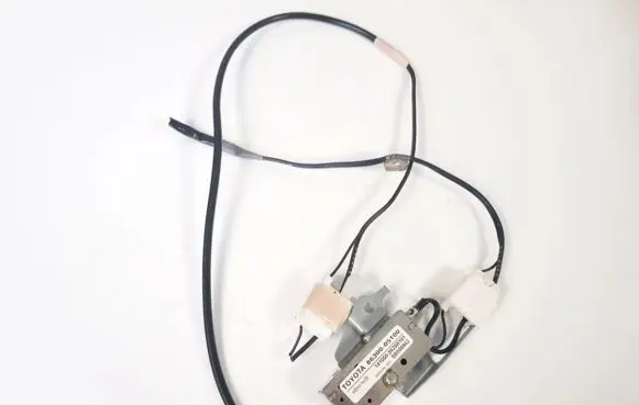 Toyota Avensis T250 Antenna control unit 8630005100 141000-9520b101