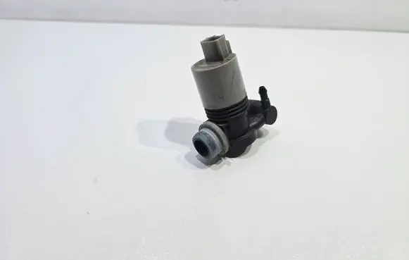 Toyota Auris E180 Windscreen/windshield washer pump 102097400