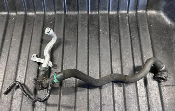 Land Rover Discovery 5 Engine coolant pipe/hose HPLA8C481AB FPLA8C202CB P6005120A00