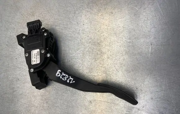Smart ForFour I Accelerator throttle pedal A4543000304 MN125792