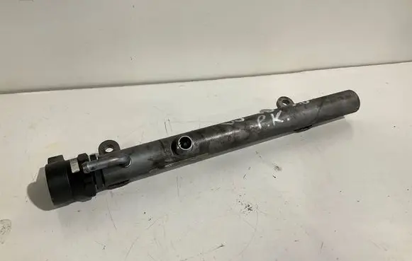Mercedes-Benz E W211 Fuel main line pipe A6420700495 2005519