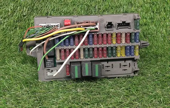 Land Rover Discovery Power management control unit YQE000251 518800008