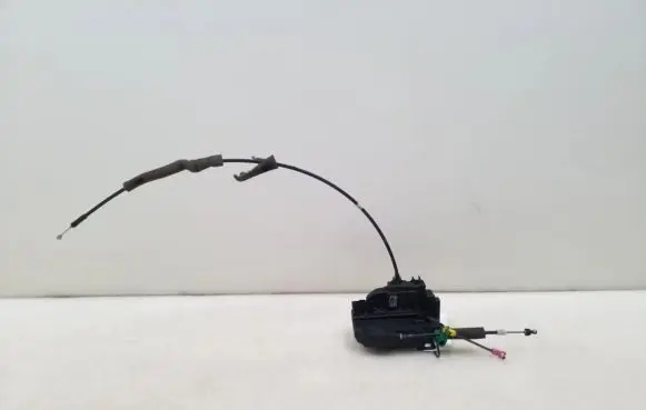 Nissan Qashqai Front door lock