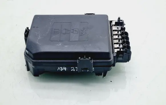 Opel Astra K Fuse module 39216533