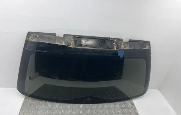 BMW 5 E60 E61 Rear windscreen/windshield window 7163460