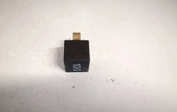 Volkswagen Polo IV 9N3 Other relay 7m0951253a