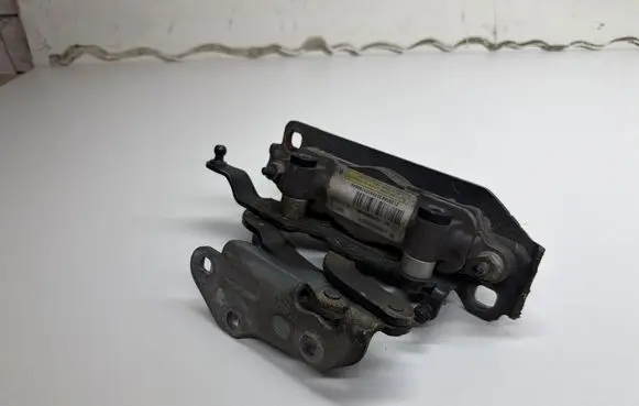 Mercedes-Benz E W212 Engine bonnet/hood hinges A2129066301