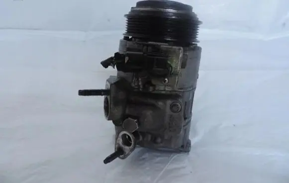 Ford Focus Air conditioning (A/C) compressor (pump) F1F1-19D629-HB