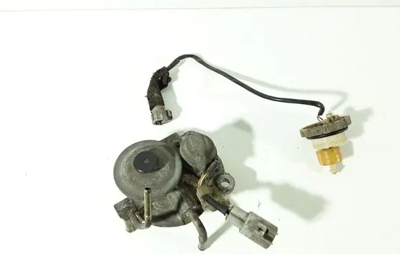 Toyota Corolla E120 E130 Fuel filter bracket/mount holder
