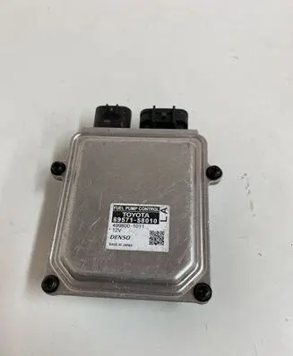 Lexus RX 450H Fuel injection pump control unit/module 8957158010