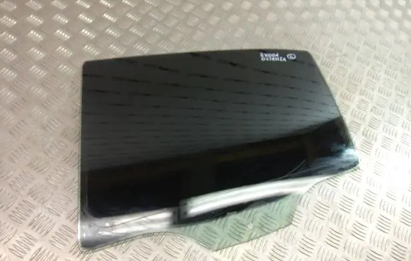 Skoda Octavia Mk1 (1U) Rear door window glass 43R00048