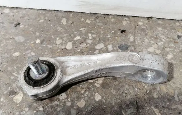 Mercedes-Benz C W205 Front anti-roll bar/stabilizer link A2053230717