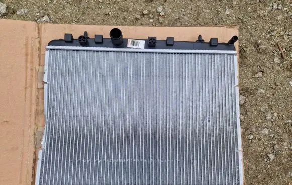 Peugeot 2008 I Coolant radiator 9685852680