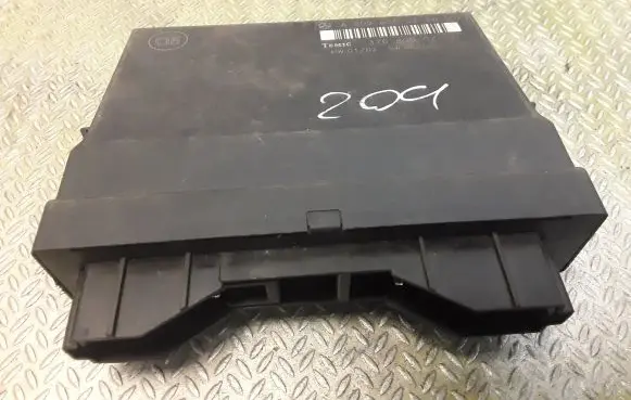 Mercedes-Benz CLK A209 C209 Central body control module 2098200326 A2098200326