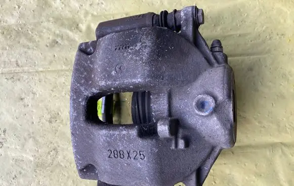 Mercedes-Benz C W204 Front brake caliper 288x25