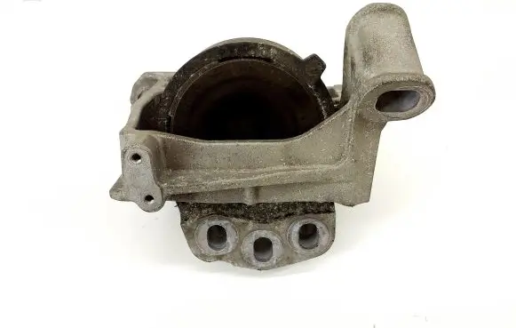 Mazda 3 II Engine mount bracket