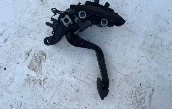 Ford Fiesta Clutch pedal AY117B633GE