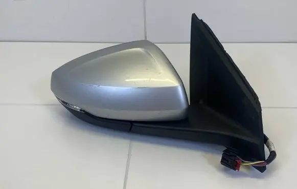 Front door electric wing mirror