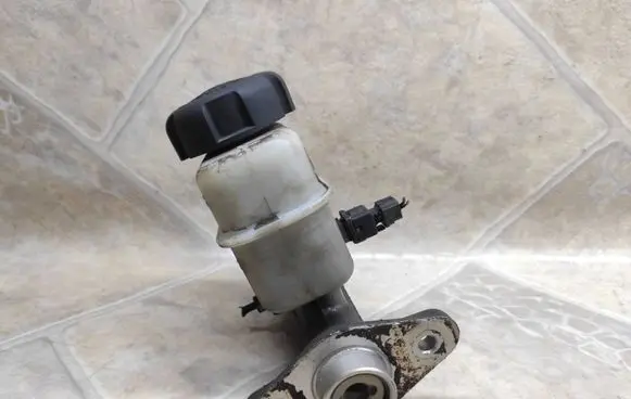 Hyundai Sonata Master brake cylinder BM111028