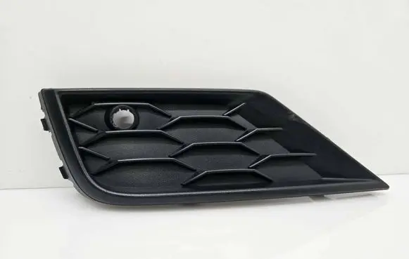 Volkswagen Tiguan Front bumper lower grill 5NA853665A