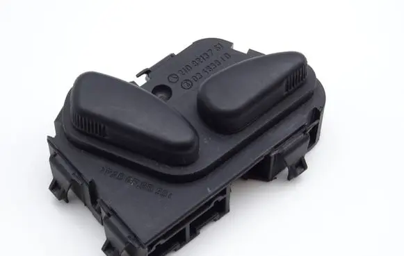 Mercedes-Benz E W211 Seat control switch 2108213751