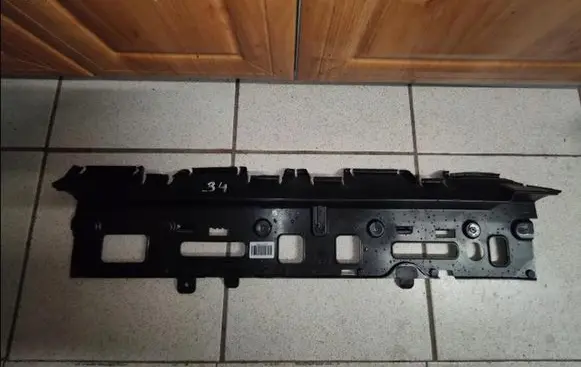 Audi Q7 4L Radiator mount bracket 4M0121286M
