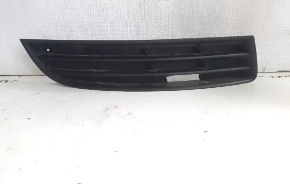 Volkswagen PASSAT B6 Front bumper lower grill 3C0853666