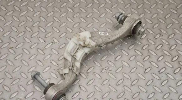 BMW 5 G30 G31 Rear upper control arm/wishbone 6883340