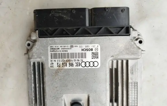 Audi A1 Engine control unit/module 03C906016FS