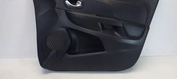 Renault Clio IV Front door card panel trim 809000829R