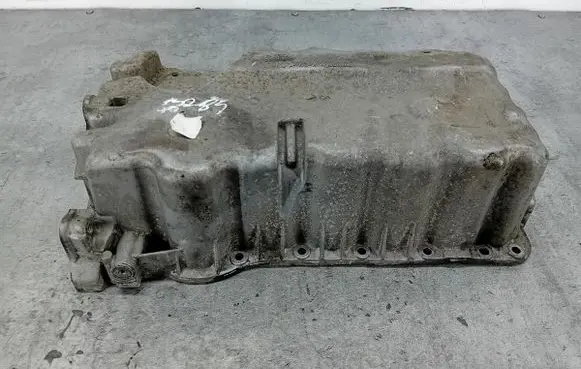 Volkswagen PASSAT B6 Oil sump 05F103603B