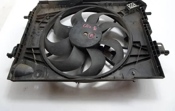 Renault Clio IV Electric radiator cooling fan 214816812R 3423117