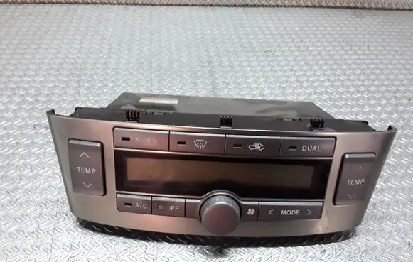 Toyota Avensis T250 Climate control unit 5590005201
