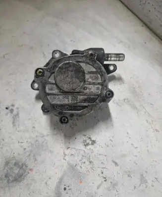 Mercedes-Benz S W221 Vacuum pump A64223065