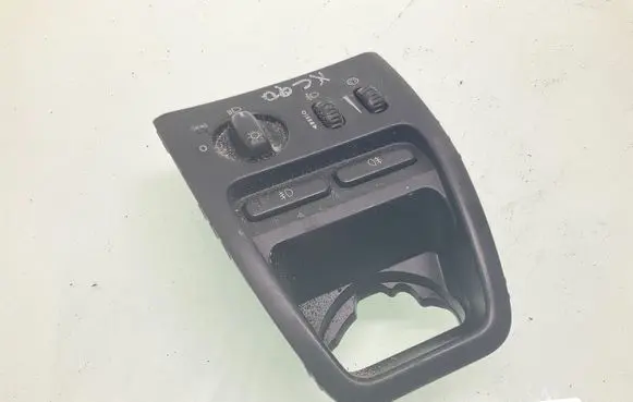 Volvo XC90 Light switch 8685452 04W20E02 MG202200165