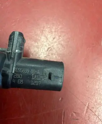 Tesla Model 3 Airbag deployment crash/impact sensor 109569900A 1095699