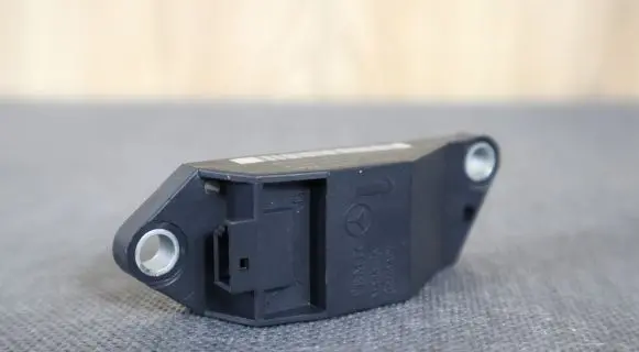 Mercedes-Benz SLK R171 Airbag deployment crash/impact sensor 0018209326 A0018209326